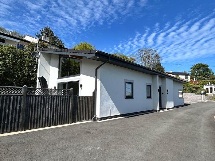 3 Bedroom Detached House For Sale In Pendre Road, Penhynside, LL30