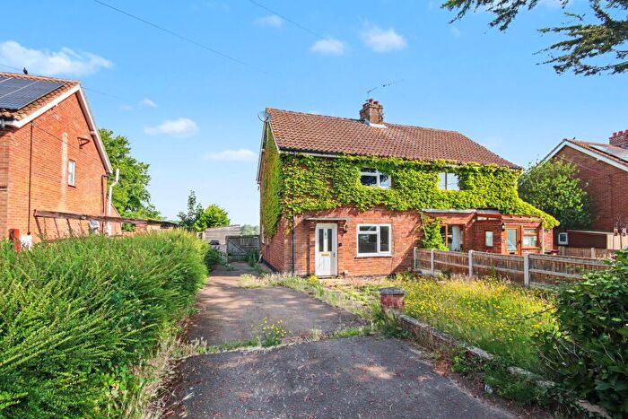 3 Bedroom Semi-Detached House For Sale In School Plain, Norfolk, NR19