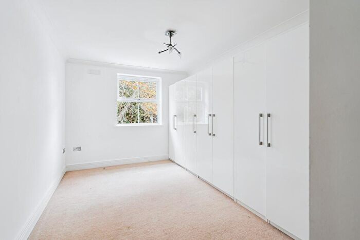 2 Bedroom Apartment For Sale In Westfield Park, Hatch End, Pinner, HA5