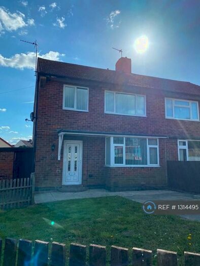 3 Bedroom Semi-Detached House To Rent In Eliot Drive, Kirk Hallam, DE7