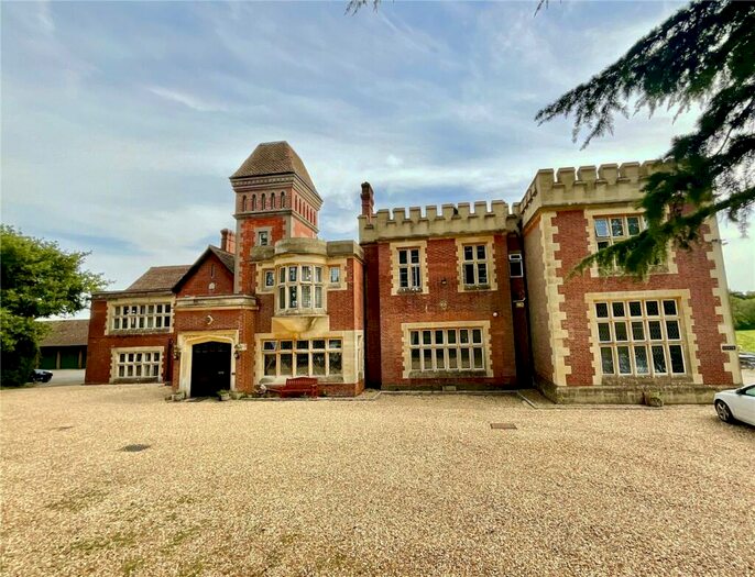 2 Bedroom Apartment For Sale In Ossemsley, Christchurch, Hampshire, BH23