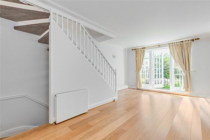 3 Bedroom Mews To Rent In Abbotsbury Close, London, W14