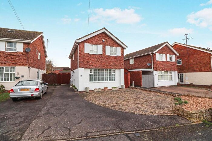 3 Bedroom Detached House For Sale In Dingle Road, Rushden, NN10