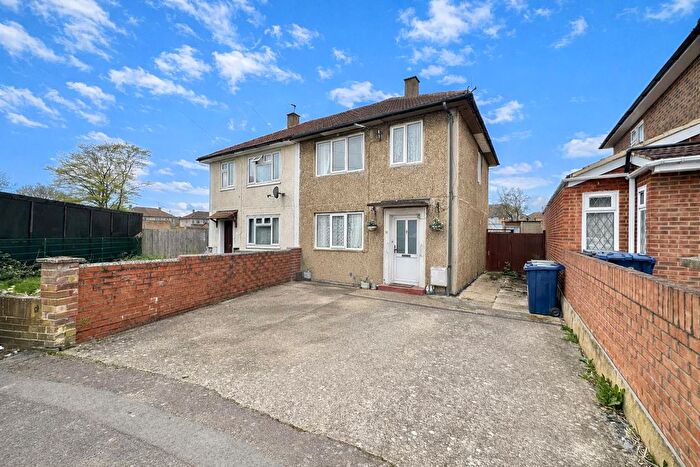 3 Bedroom Semi-Detached House For Sale In Tensing Road, Southall, UB2