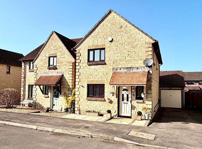 3 Bedroom Detached House For Sale In Magnolia Rise, Calne, SN11