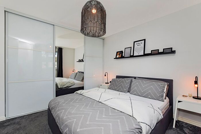 3 Bedroom End Of Terrace House For Sale In Cluny Place, Glenrothes, KY7