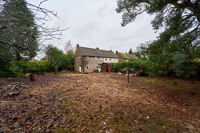 3 Bedroom Semi Detached House For Sale In Beech Gardens, Lichfield, WS14