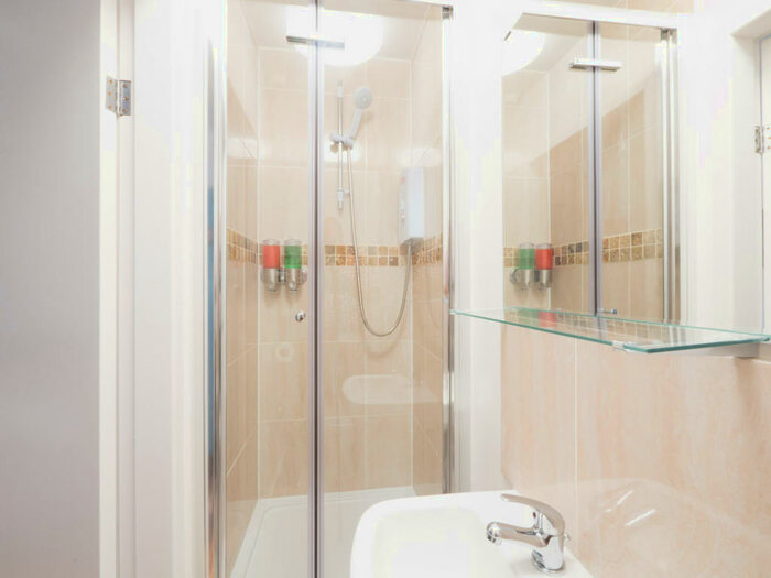 2 Bedroom Apartment To Rent In Victoria House, - The Headrow, Leeds, West Yorkshire, LS1