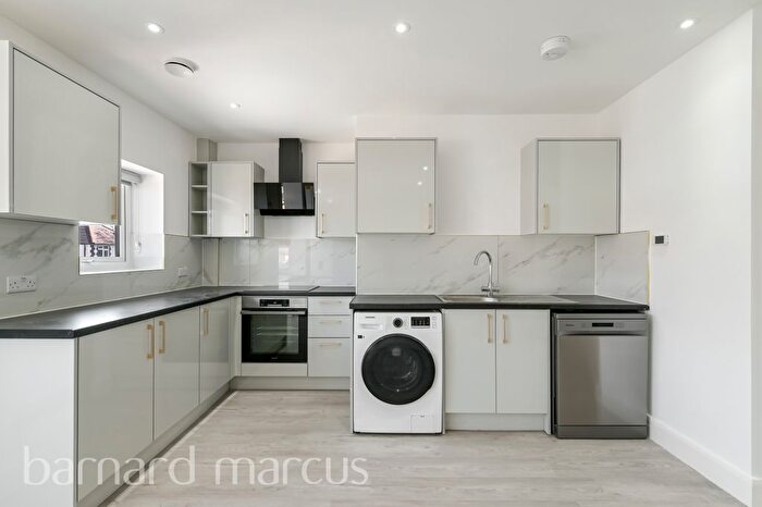 2 Bedroom Flat To Rent In Parkfield Road, Feltham, TW13