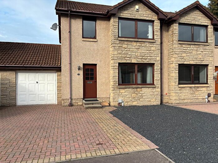 3 Bedroom Property To Rent In Almondbank, Glenrothes, KY7