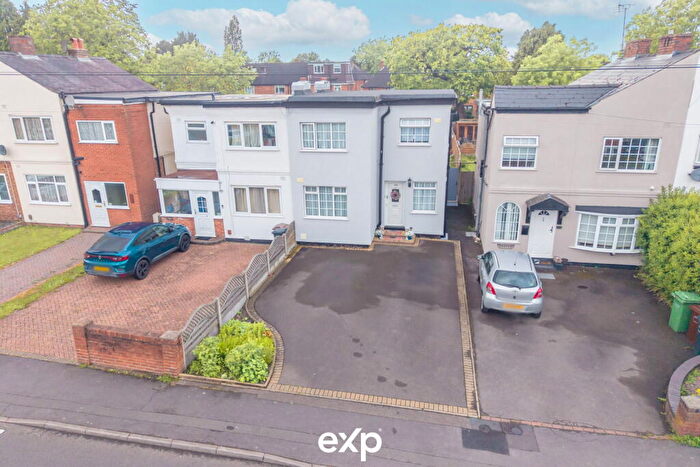 3 Bedroom Semi Detached House For Sale In Yoxall Road, Shirley, B90