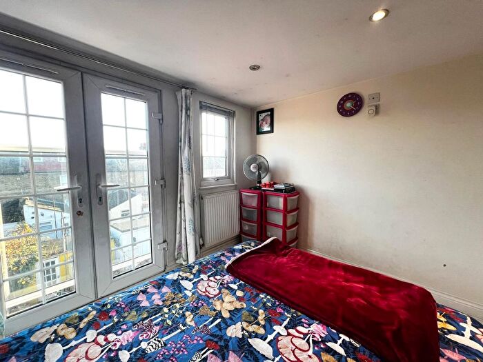 4 Bedroom Terraced House To Rent In Jedburgh Road, Plaistow, E13