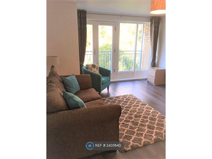 3 Bedroom Flat To Rent In Bingley Court, Canterbury, CT1