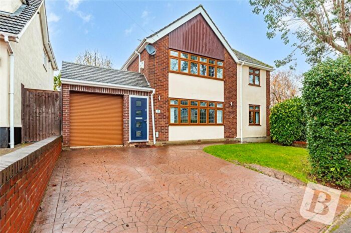 5 Bedroom Detached House For Sale In The Gardens, Doddinghurst, Brentwood, Essex, CM15