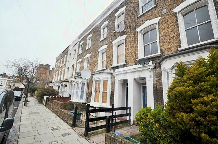 2 Bedroom Flat To Rent In Clonbrock Road, London, N16