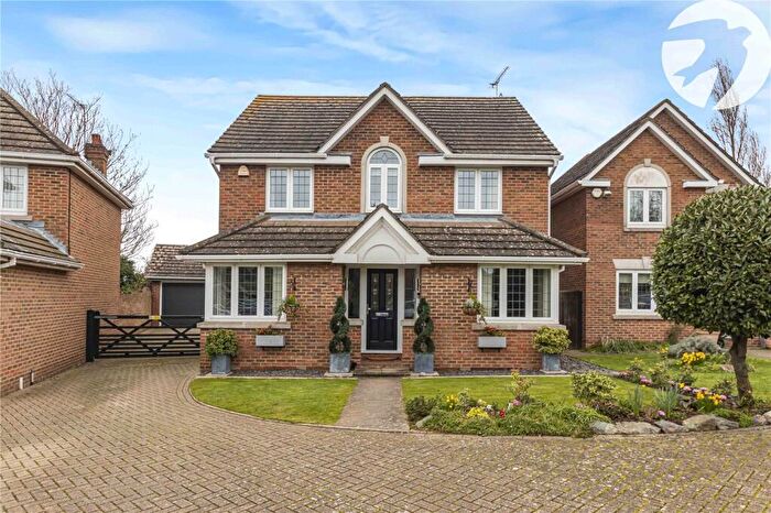5 Bedroom Detached House For Sale In Barnfield Close, Greenhithe, Dartford, Kent, DA9