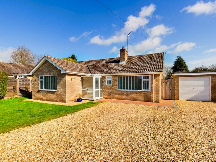 3 Bedroom Detached Bungalow For Sale In Springfield Close, Crimplesham, King's Lynn, PE33