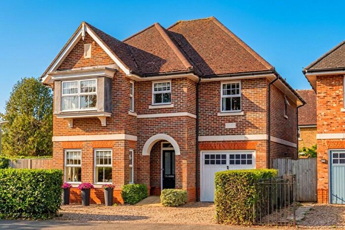 6 Bedroom Detached House For Sale In Beauchamp Road, East Molesey, KT8