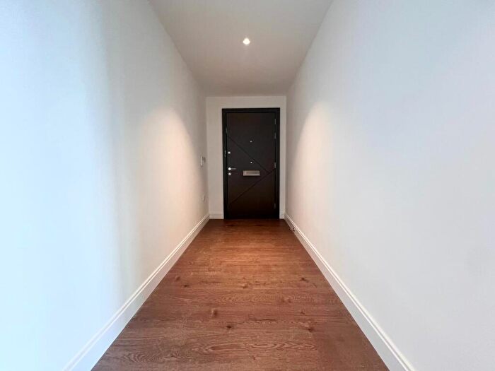 2 Bedroom Apartment To Rent In Fl, Gasholder Place, SE11