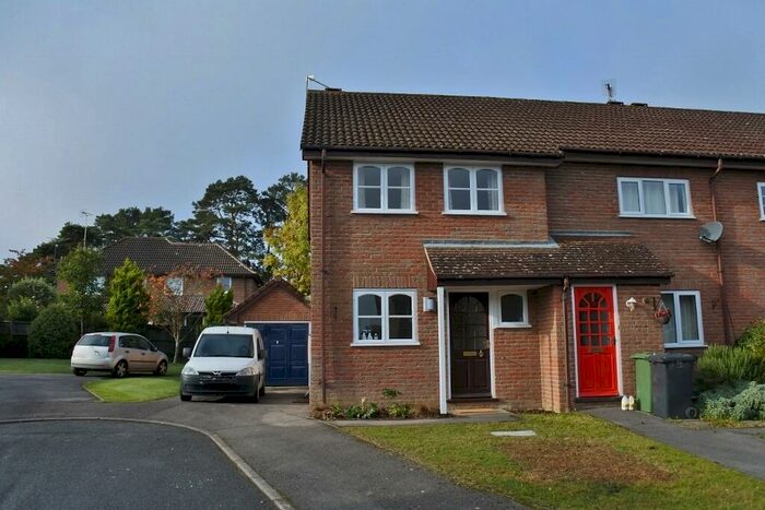 2 Bedroom Semi-Detached House To Rent In Webb Close, Chineham, Basingstoke, RG24