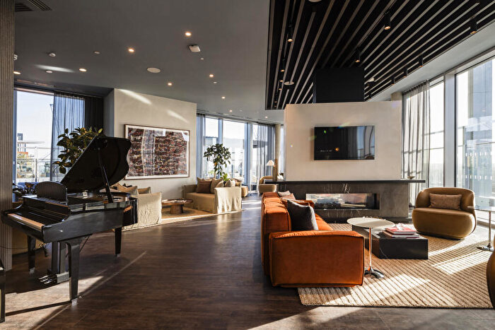 2 Bedroom Flat To Rent In Bloom West, Nine Elms Ln, Nine Elms, London, SW11