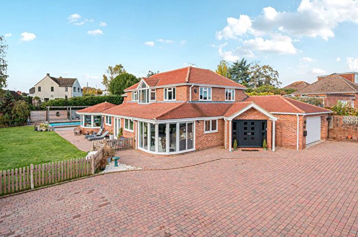 5 Bedroom Detached House For Sale In Oakleigh Drive, Landford, Salisbury, Wiltshire, SP5