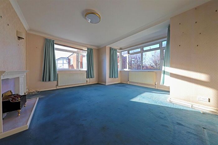 2 Bedroom Flat For Sale In Palmeira Avenue, Hove, BN3