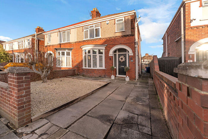 3 Bedroom Semi-Detached House For Sale In Wendover Rise, Cleethorpes, DN35