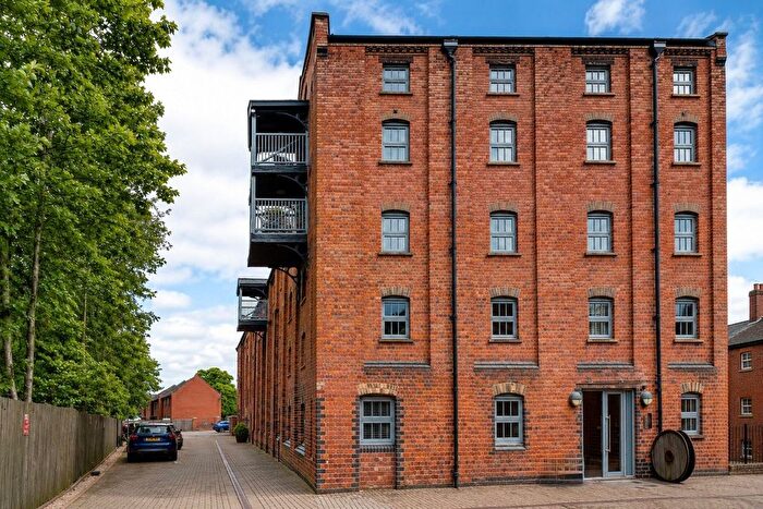 2 Bedroom Flat For Sale In The Malt House, Cairns Close, Lichfield, WS14