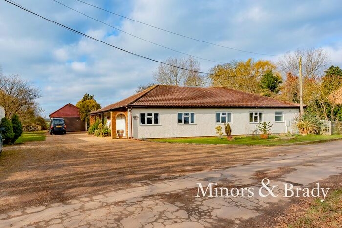 5 Bedroom Chalet For Sale In Foldgate Lane, Wiggenhall St. Mary Magdalen, King's Lynn, PE34