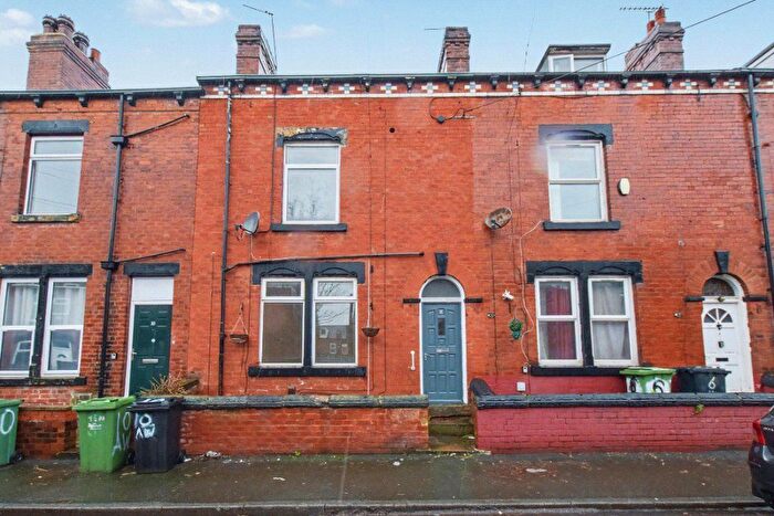 4 Bedroom Terraced House For Sale In Aberdeen Walk, Leeds, LS12
