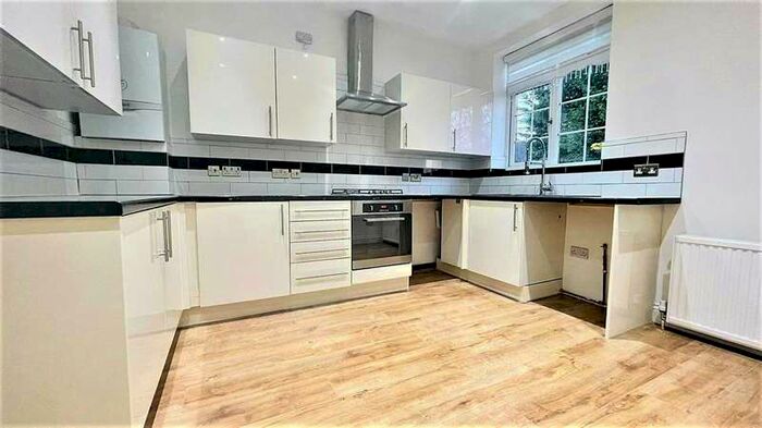 4 Bedroom Apartment To Rent In Station Road, London, N21