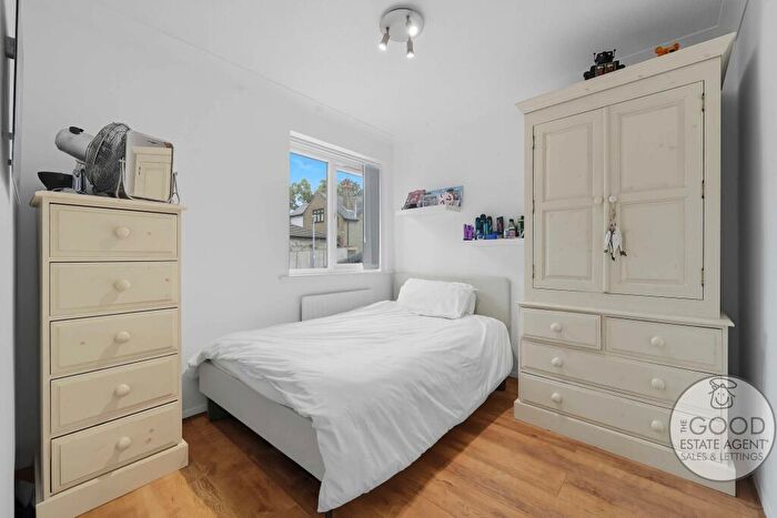 3 Bedroom Terraced House For Sale In Gladstone Road, Buckhurst Hill, IG9