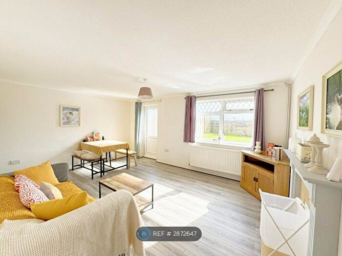 4 Bedroom Semi-Detached House To Rent In Berry Lane, Bristol, BS7