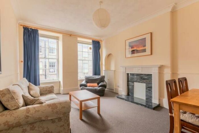 2 Bedroom Flat To Rent In Brighton Street, Edinburgh, EH1