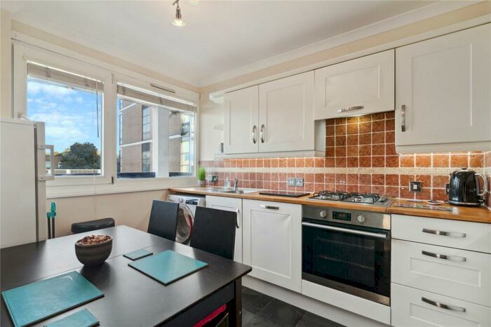 3 Bedroom Flat To Rent In Twyford Street, Kings Cross, N1