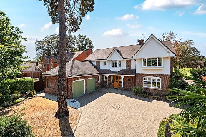7 Bedroom Detached House For Sale In Hacketts Lane, Pyrford, GU22