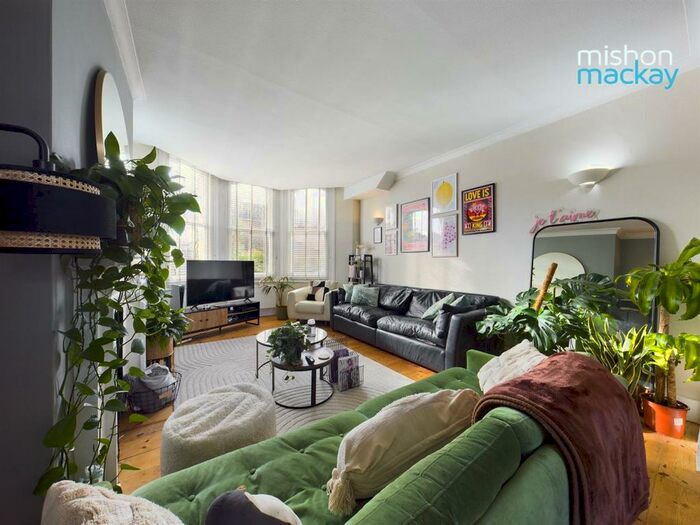 2 Bedroom Flat To Rent In Wilbury Avenue, Hove, BN3