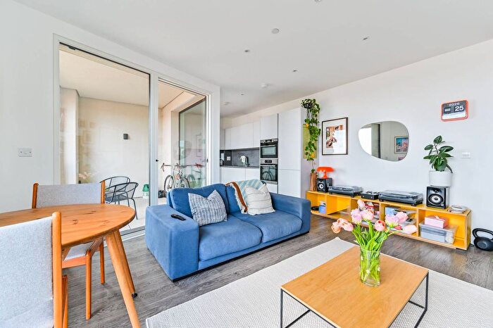 1 Bedroom Flat For Sale In Upper Clapton Road, Upper Clapton, London, E5