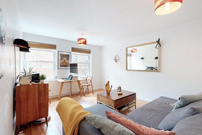 1 Bedroom Apartment To Rent In Essex Road, Angel, N1