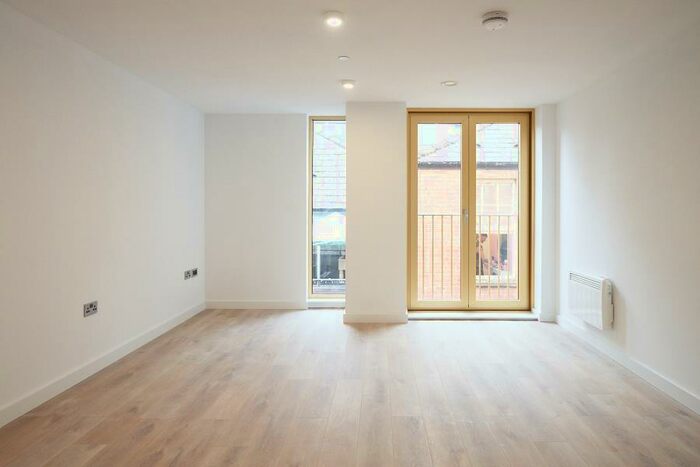 2 Bedroom Apartment To Rent In Apt :: The Quarters, M1