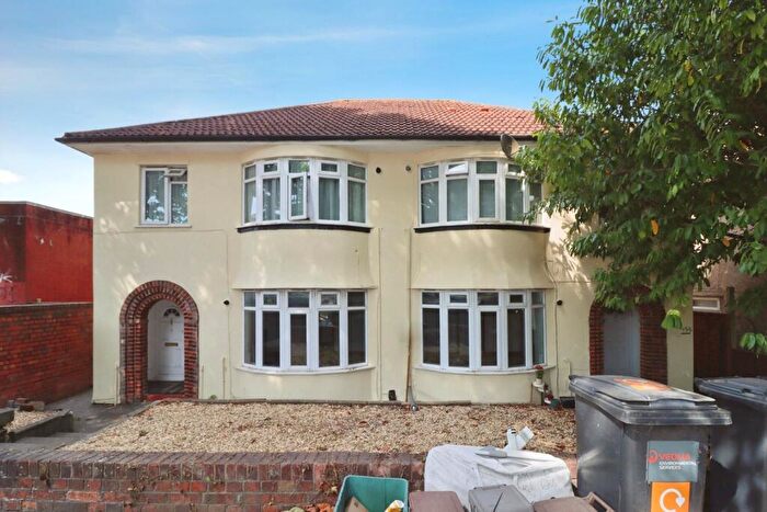 1 Bedroom Flat For Sale In Staple Hill Road, Bristol, BS16