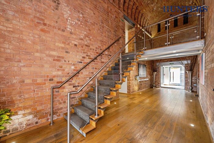 2 Bedroom Flat For Sale In The Malt House, Cairns Close, WS14
