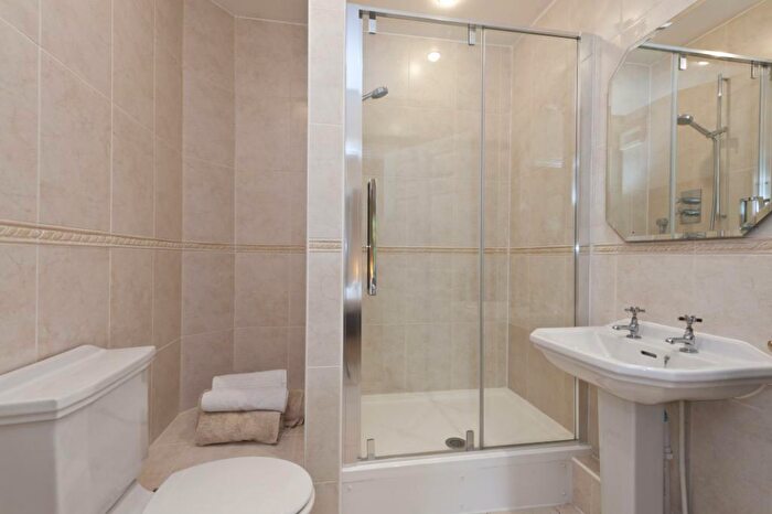 2 Bedroom Apartment To Rent In Tudor Grange, Oatlands Drive, Weybridge, KT13