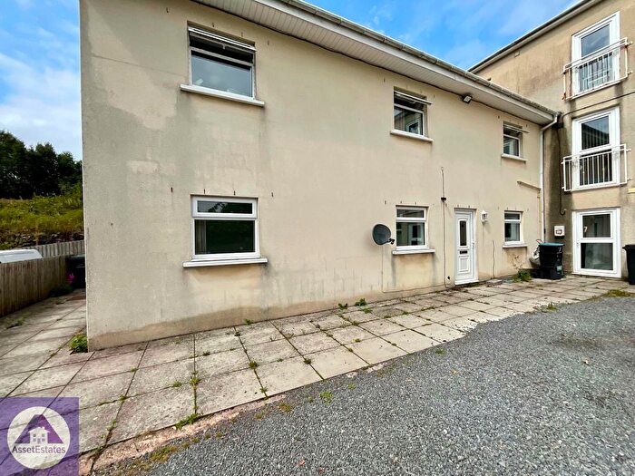 1 Bedroom Flat To Rent In Flat, Evelina House, Queen Street, Nantyglo, NP23