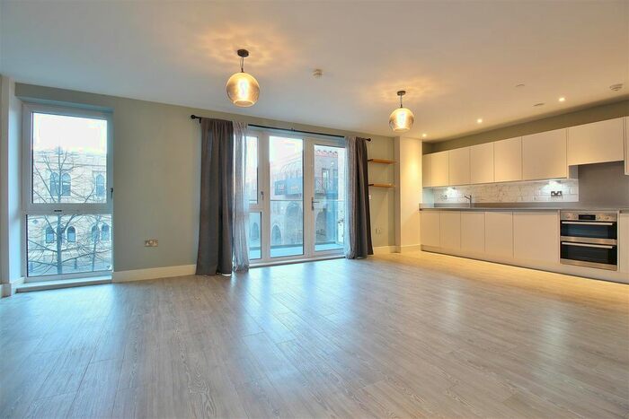 1 Bedroom Flat To Rent In Swan Street, Isleworth, TW7