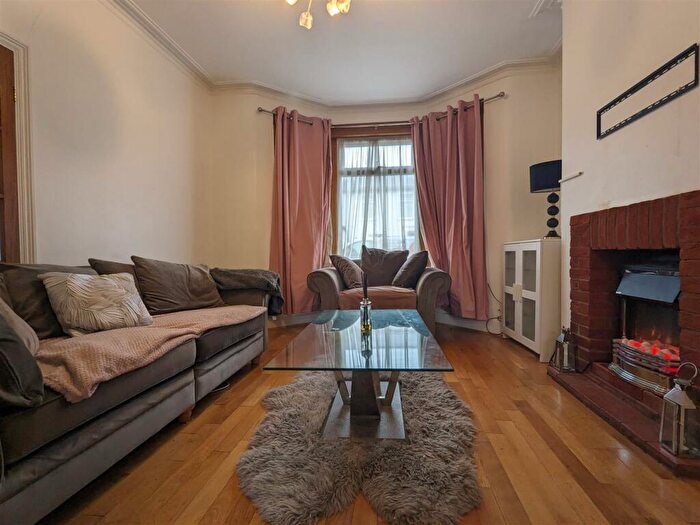 3 Bedroom House To Rent In Guildford Road, Ilford, IG3