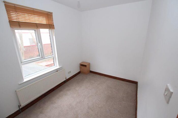 1 Bedroom Flat To Rent In Hugh Oldham Drive, Salford, M7