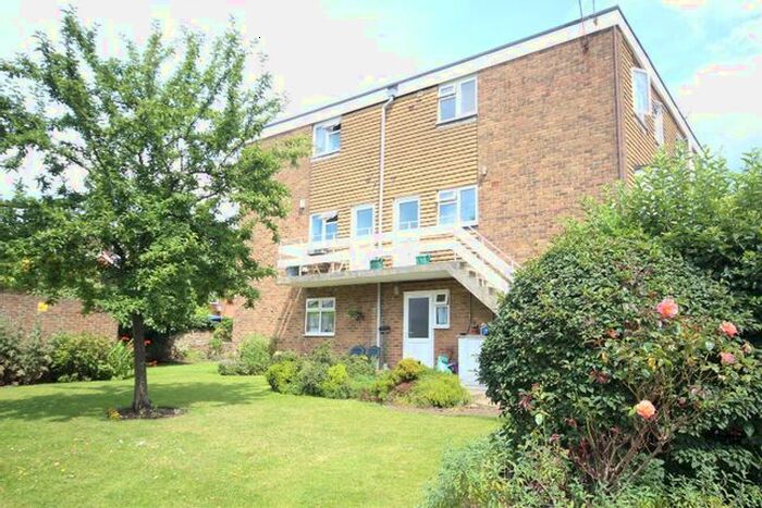 2 Bedroom Flat To Rent In Drummond Road, Guildford, GU1