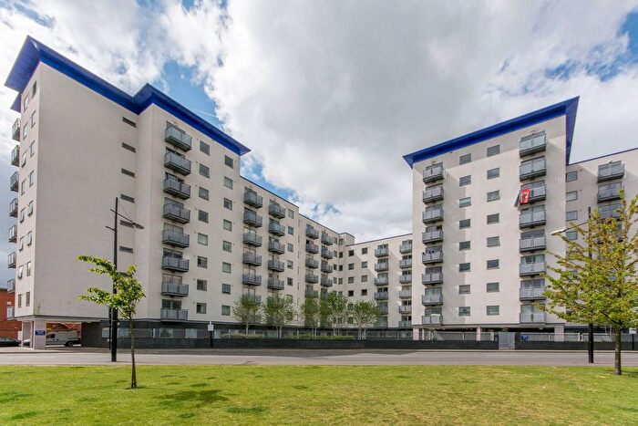 2 Bedroom Flat For Sale In Prince Regent Road, Hounslow, TW3